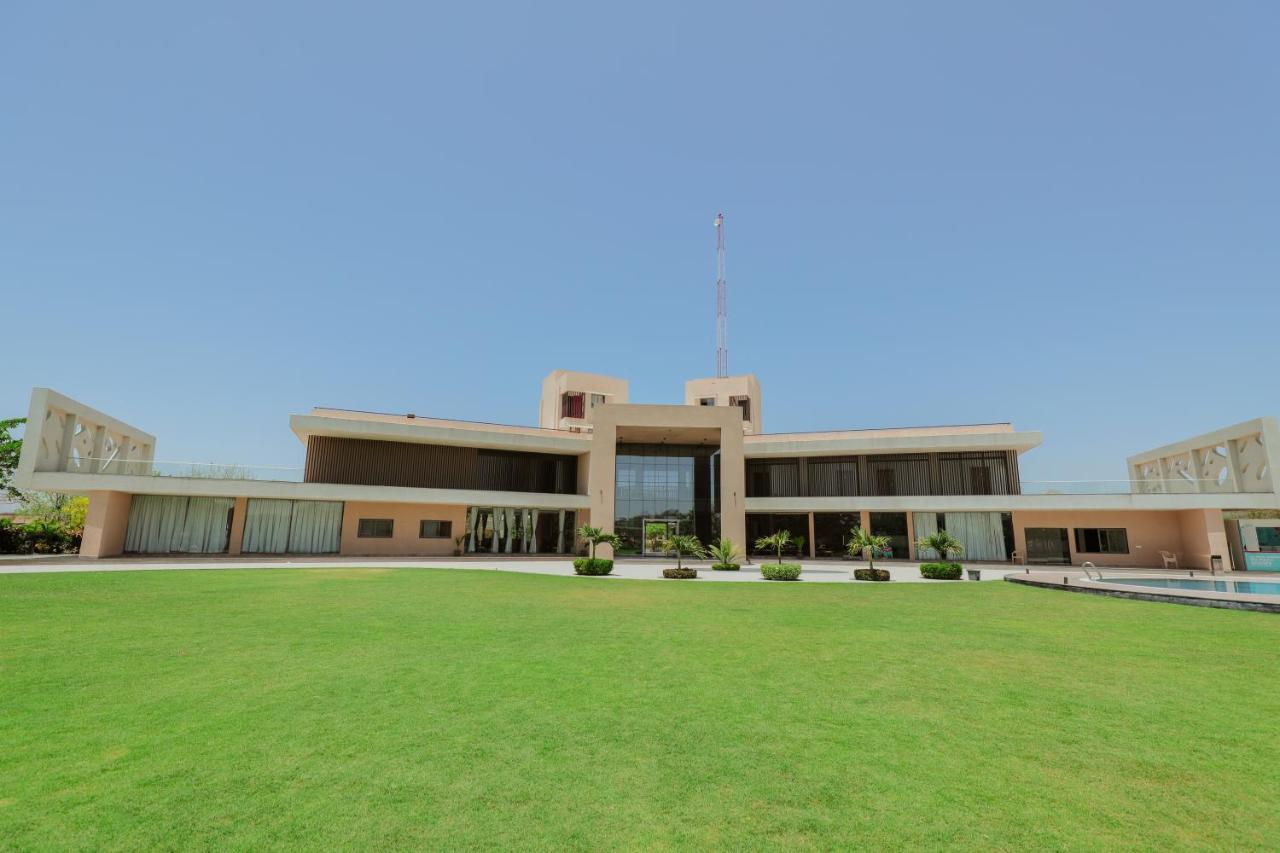 فندق Club Heaven Palanpur المظهر الخارجي الصورة