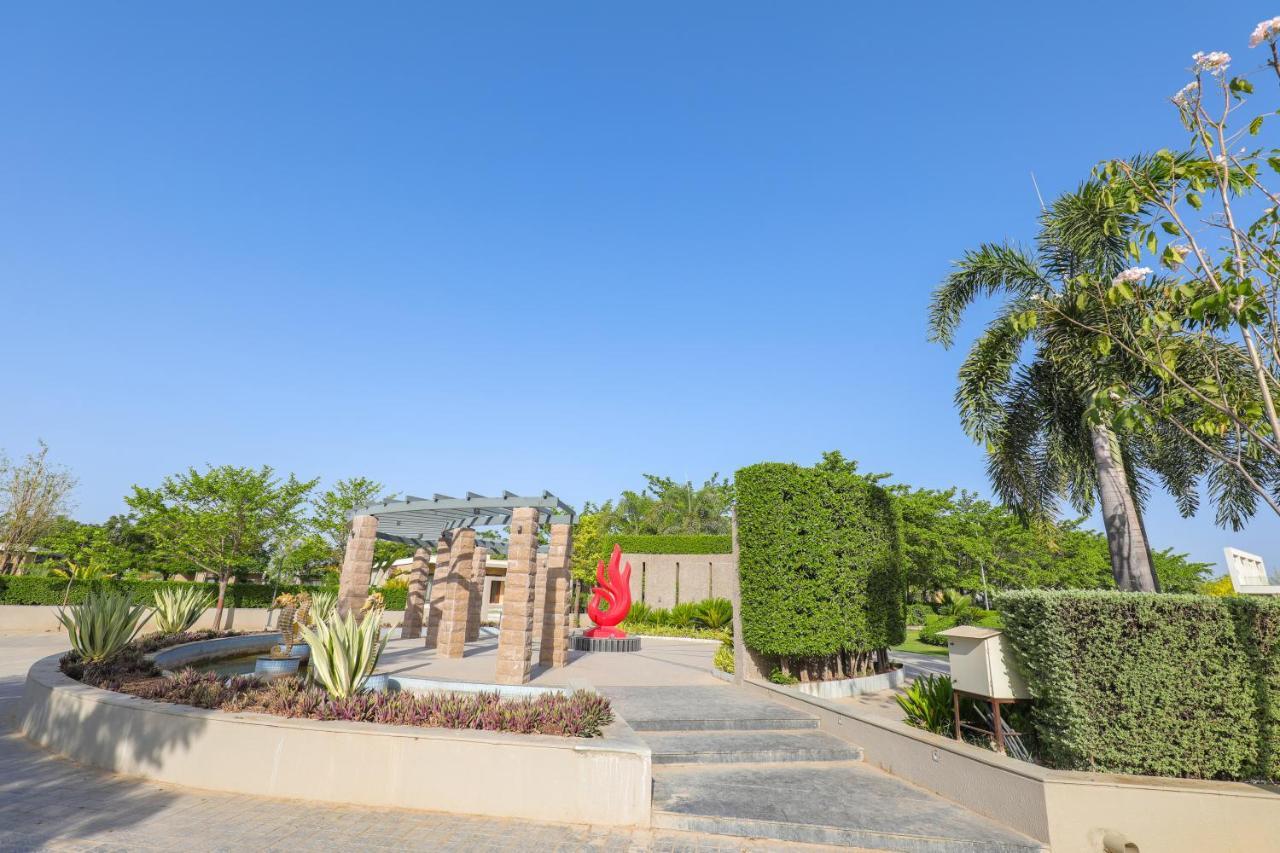 فندق Club Heaven Palanpur المظهر الخارجي الصورة