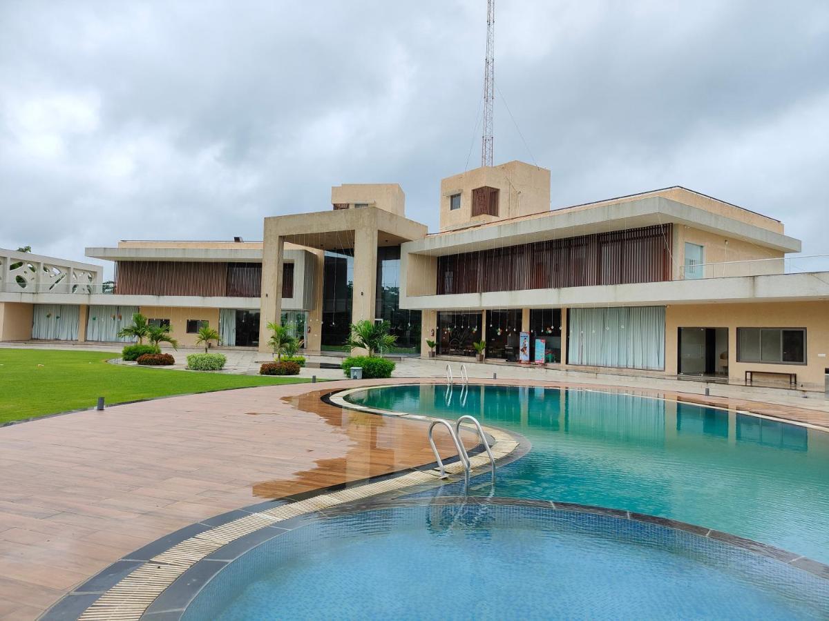 فندق Club Heaven Palanpur المظهر الخارجي الصورة